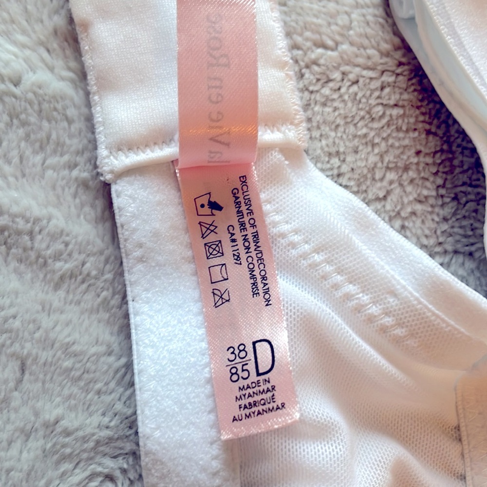 ⭐️Unlined Full Coverage Bra 38D - Picture 4 of 5